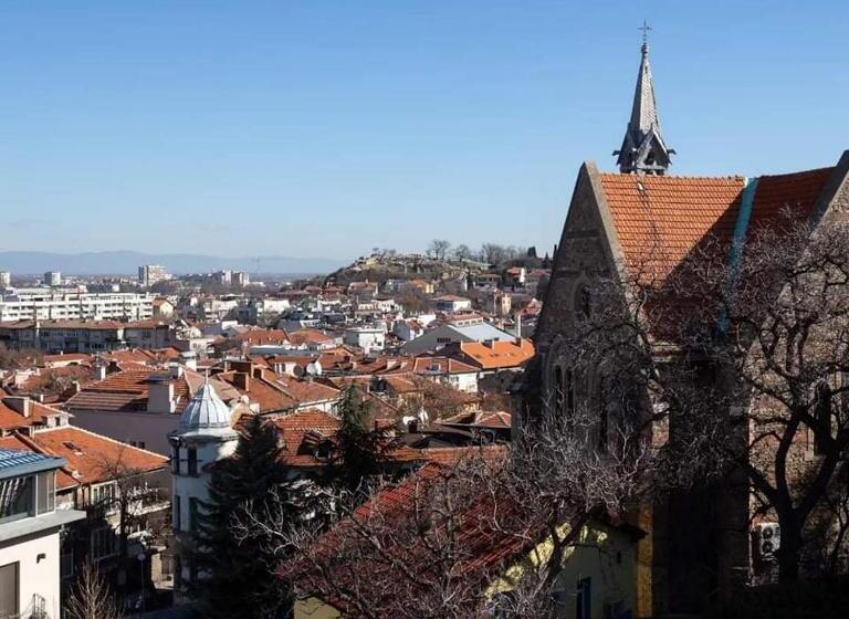 اتاق لوکس با بالکن, The White House Plovdiv