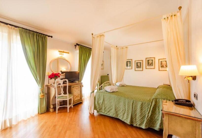 اتاق لوکس با تخت بزرگ, Belvedere