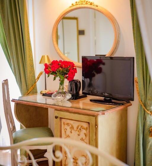 اتاق لوکس با تخت بزرگ, Belvedere