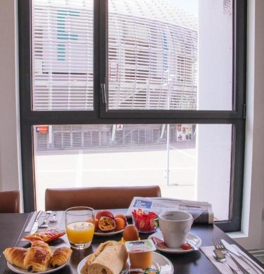 استودیوی استاندارد, Twenty Business Flats Lille Grand Stade