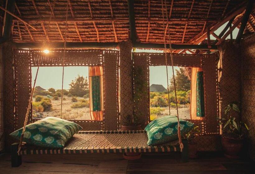 بانگلوی استاندارد با چشم‌انداز دریا, Kizingo Beach Eco Lodge