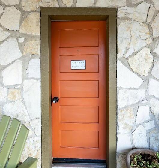 Номер Стандарт, The Historic Leakey Inn