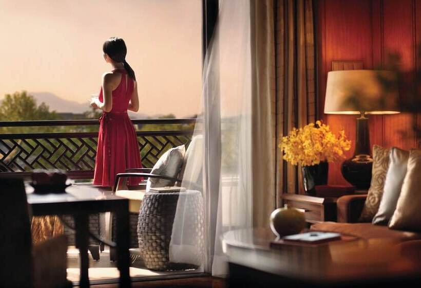 Номер Премиум, Four Seasons Hotel Hangzhou At West Lake