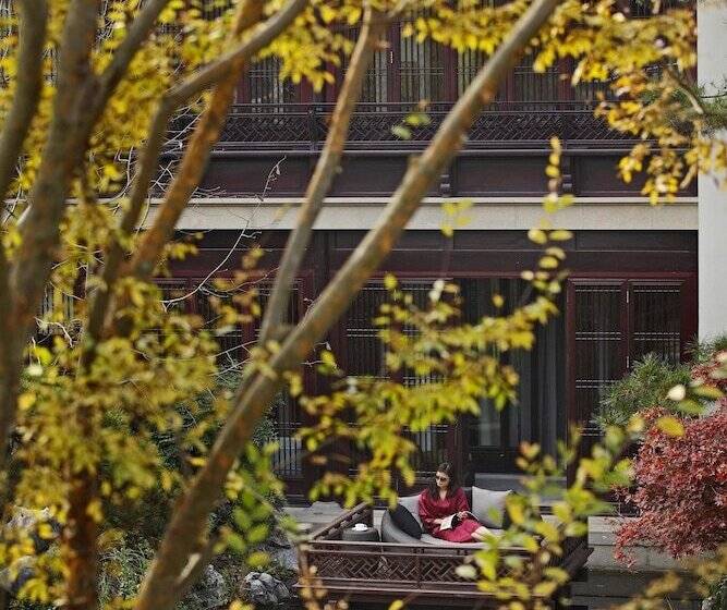 Номер Премиум, Four Seasons Hotel Hangzhou At West Lake