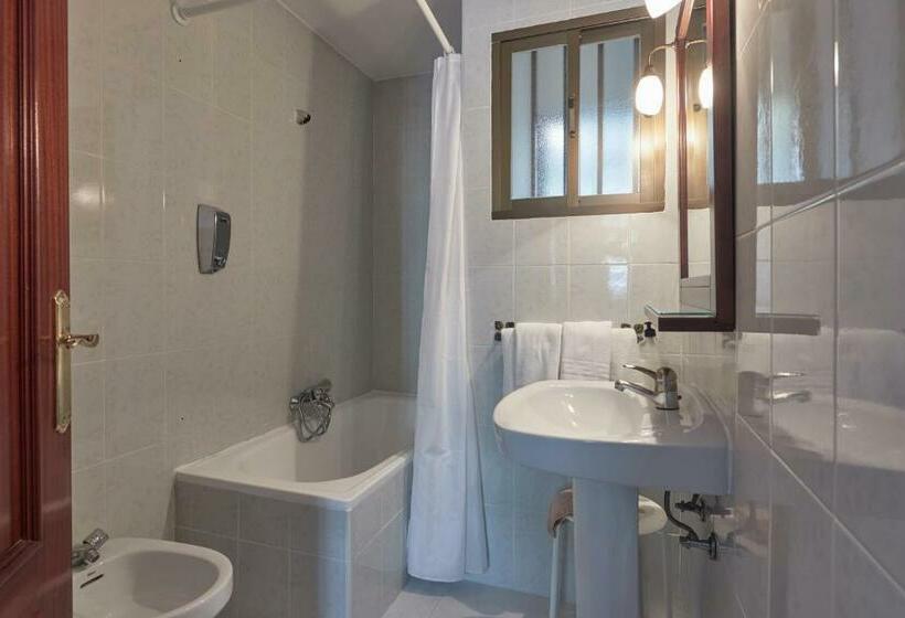 Номер Стандарт, Hostal Guerra