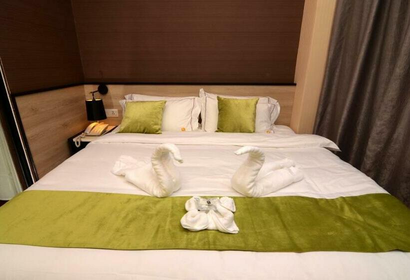Номер Deluxe Кровать Кинг, Golden Roof Hotel, Seri Iskandar