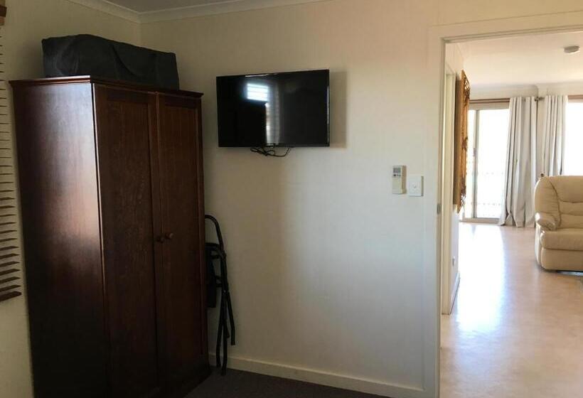 Семейный Номер Deluxe, Airport Whyalla Motel