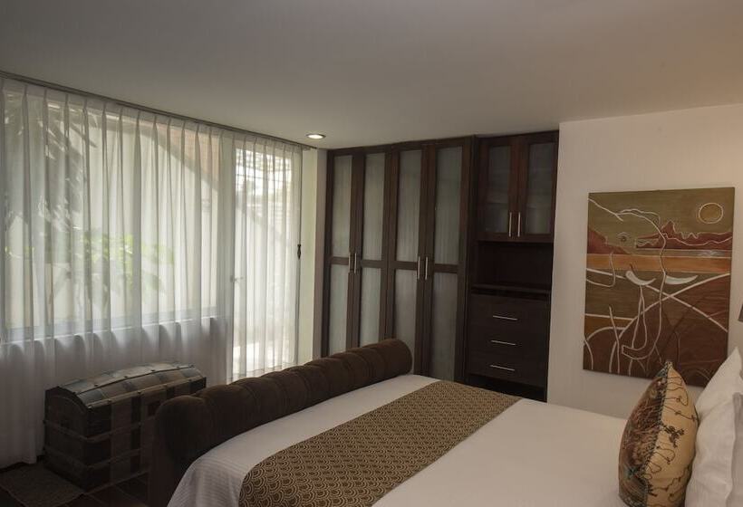 Полулюкс, Colombe Hotel Boutique