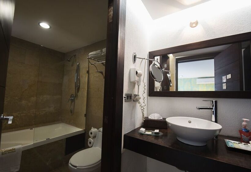 Полулюкс Вид на Бассейн, Colombe Hotel Boutique