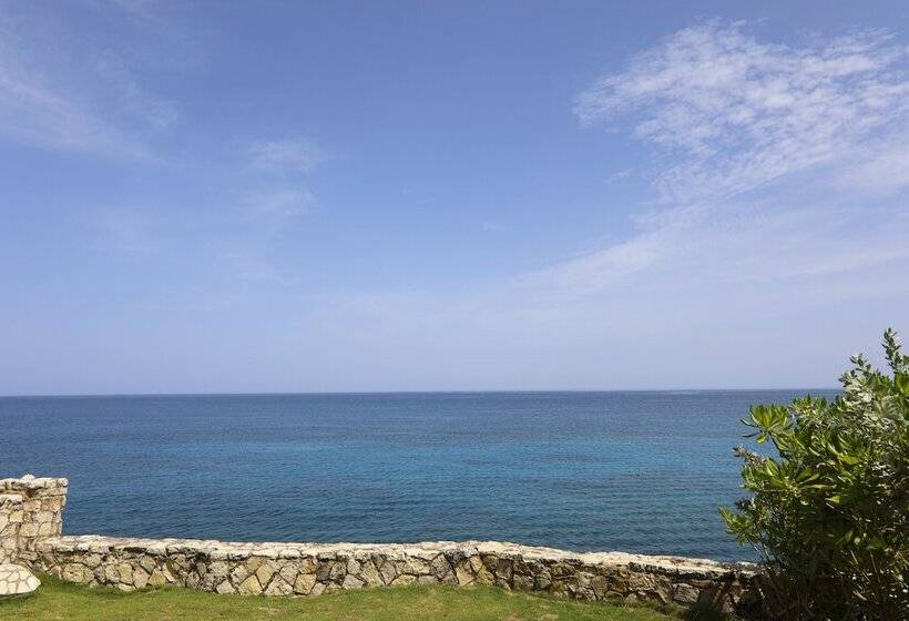 سوییت با چشم‌انداز دریا, Home Sweet Home Resort