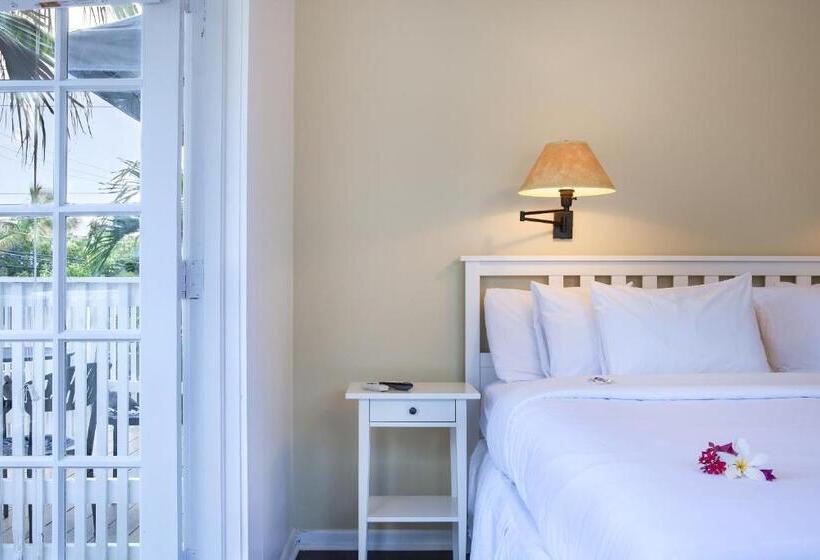 스위트 킹사이즈 침대, Southernmost Inn Adult Exclusive