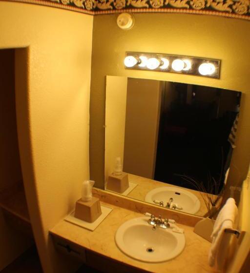 Люкс Кровать Кинг, Value Inn & Suites  Harlingen