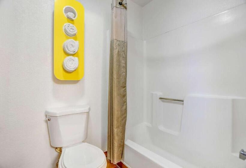 Стандартный Номер Кровать Кинг, Motel 6moriarty, Nm