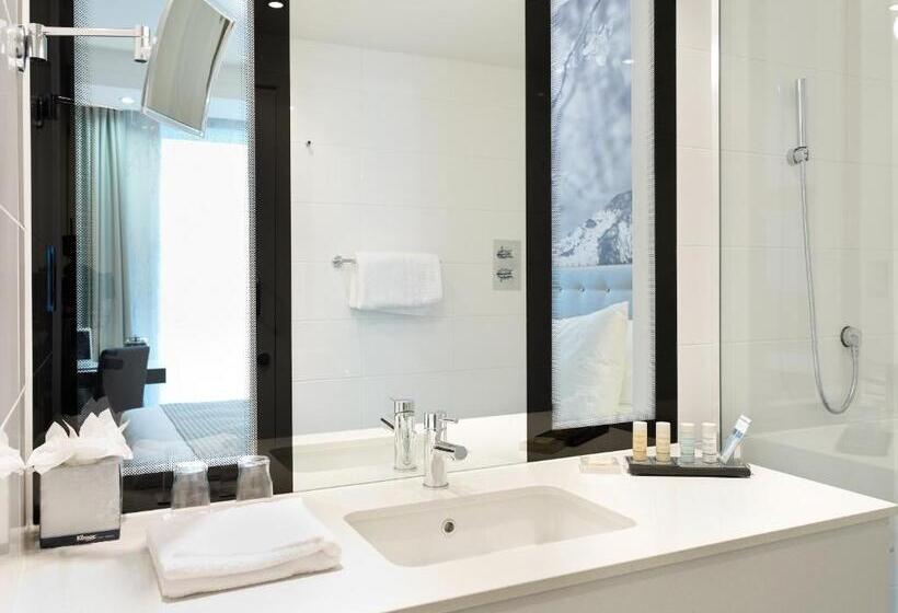 Номер Superior с Видом, Radisson Blu Hotel East Midlands Airport