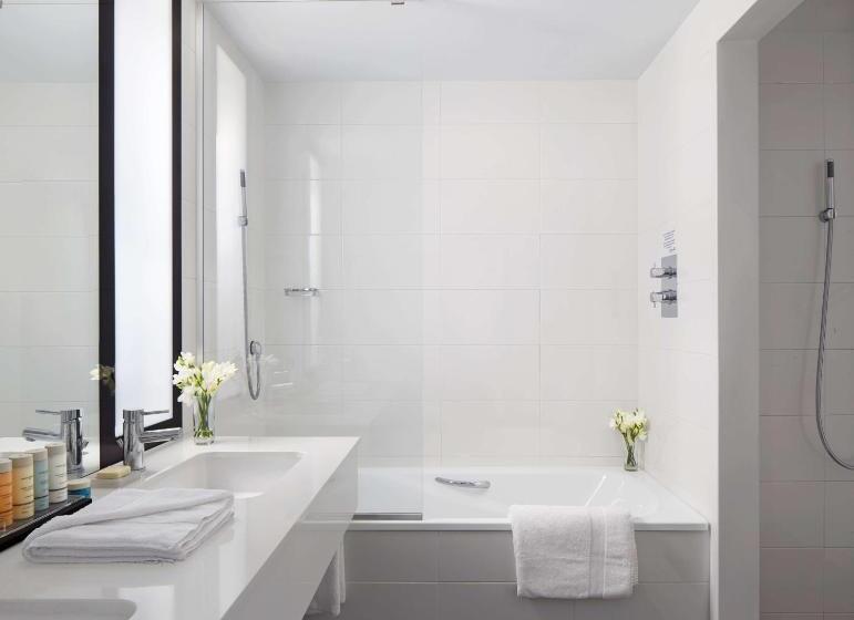 Номер Superior с Видом, Radisson Blu Hotel East Midlands Airport