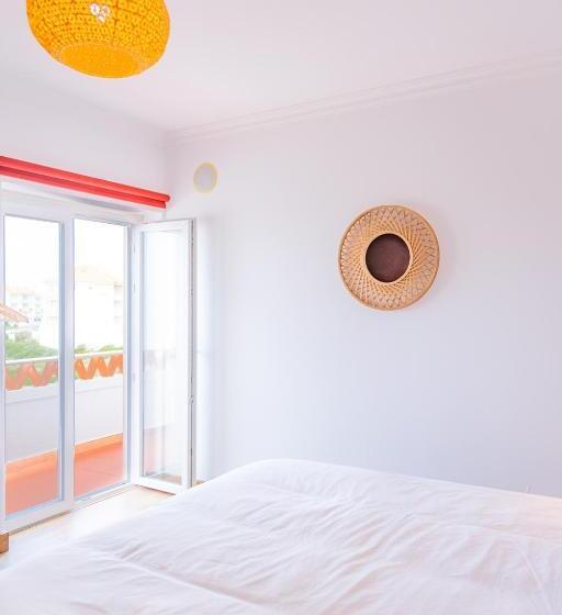 اتاق استاندارد با بالکن و چشم‌انداز دریا, Surf Yoga Ericeira Guest House