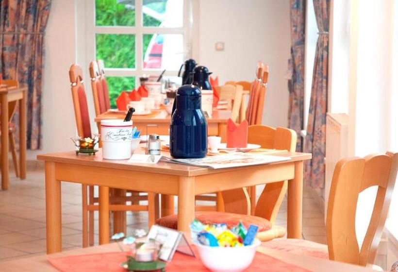 Трехместный Номер Базовый, Regiohotel Aparthotel Wernigerode
