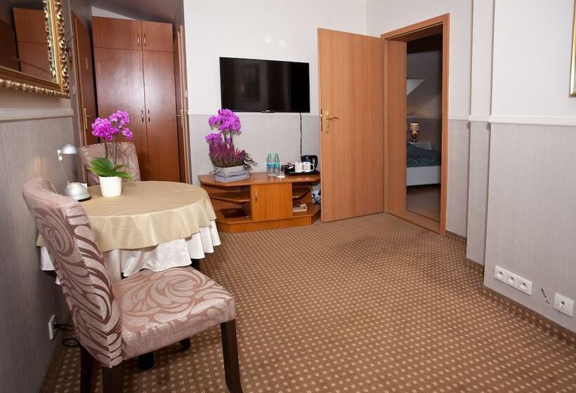 Студия Стандарт, Moris Boutique Beach