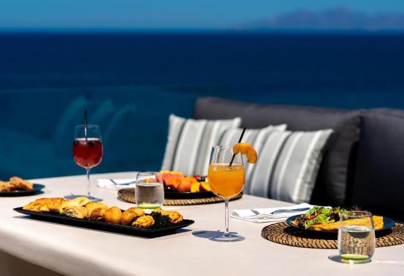 سوییت سوپریور با چشم‌انداز دریا, Neoma Luxury Suites
