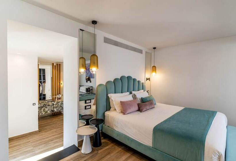 Deluxe Suite Sea View, Cresanto Luxury Suites