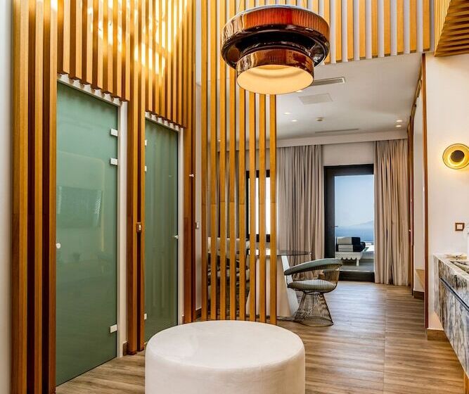 سوئیت پرزیدنت, Cresanto Luxury Suites