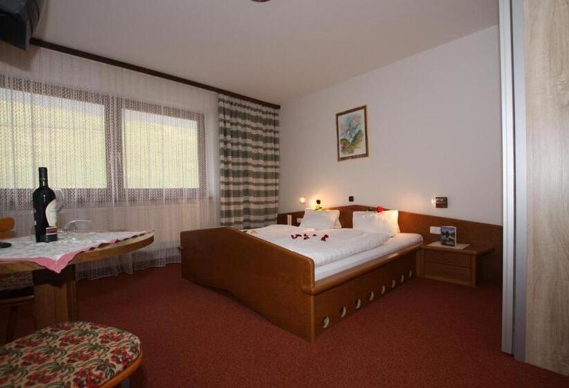 Апартаменты 2 Спальни, Garni Tirol