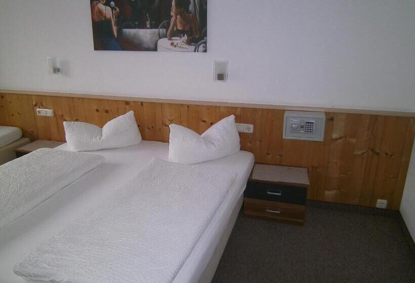 Номер Стандарт Трехместный, Gasthof Hotel Kirchenwirt