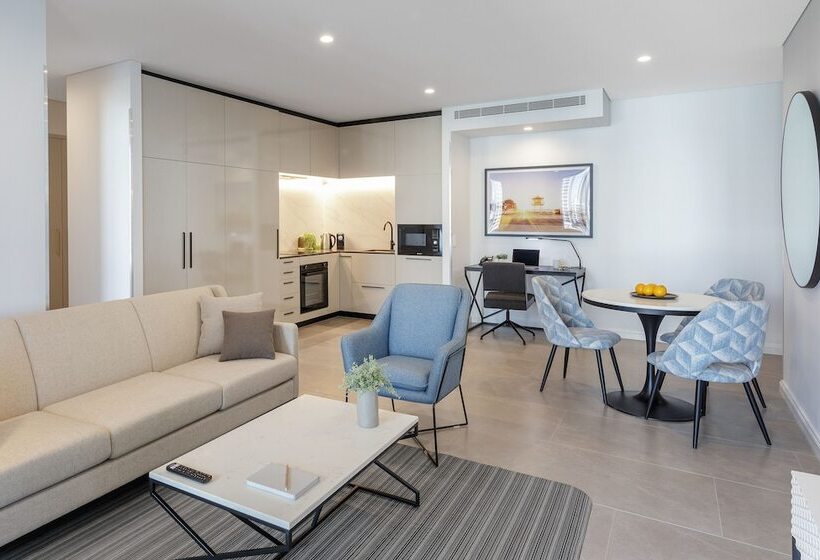 스위트, Meriton Suites Surfers Paradise