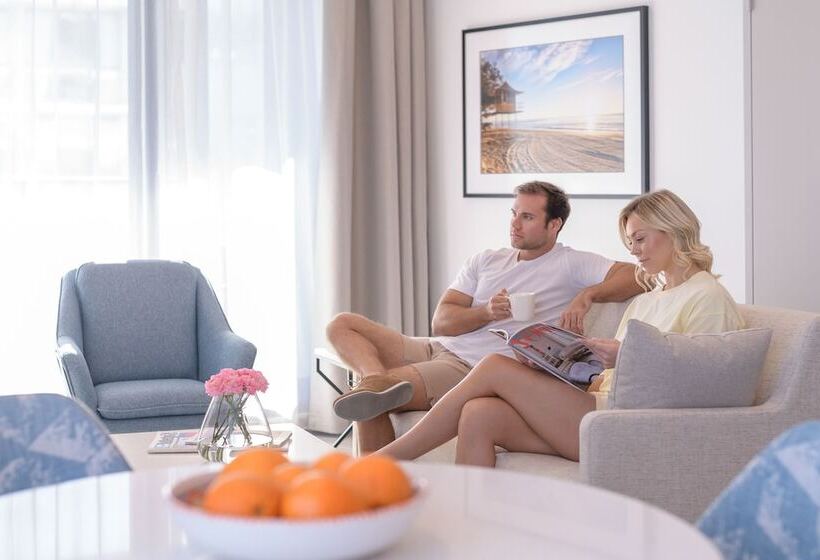 스탠다드 스튜디오, Meriton Suites Surfers Paradise