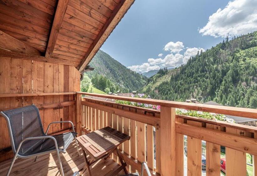 Номер Стандарт с Балконом, Der Ortnerhof   Hotel & Reiterhof