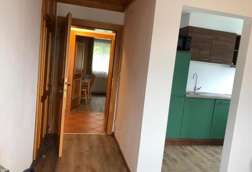 1 Bedroom Apartment Lake View, Bauernhof Landhaus Hofer