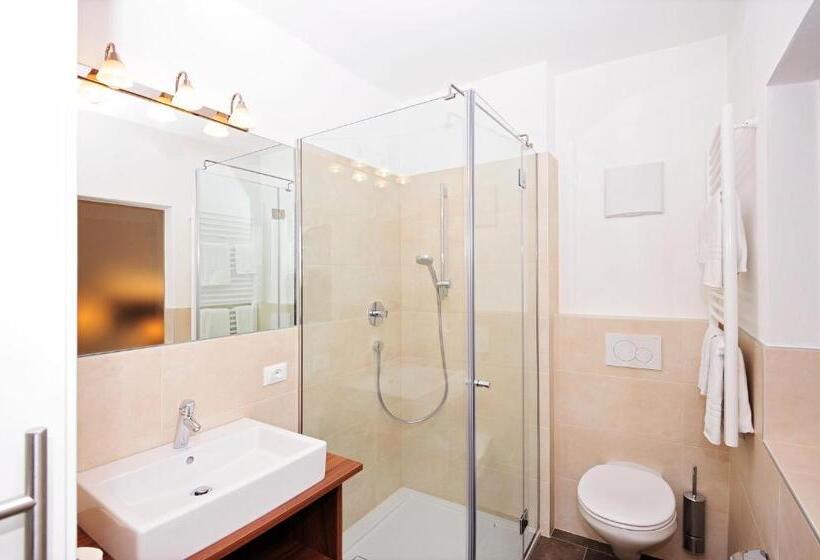 اتاق استاندارد با بالکن, Panorama Hotel Garni Bühlerhof