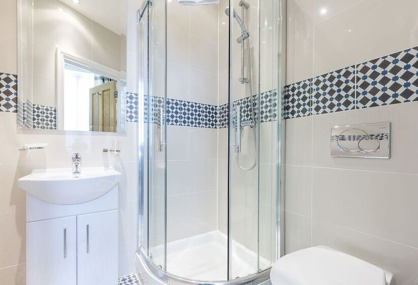 Трехместный Номер Superior, Gower House