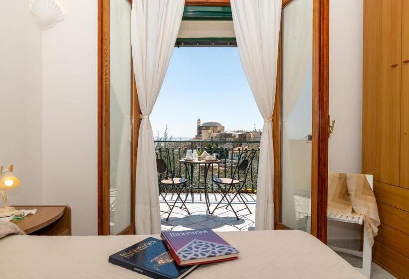 Номер Стандарт Вид на Море, Le Nereidi B&b