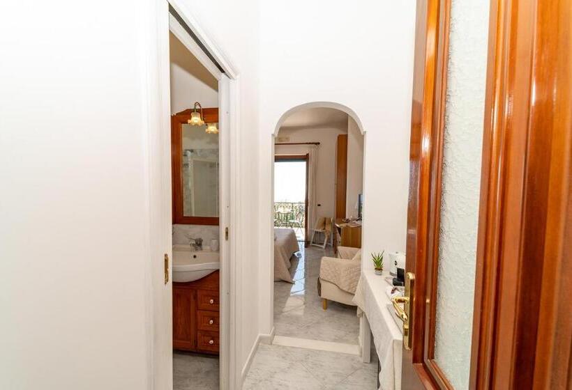 Номер Стандарт Вид на Море, Le Nereidi B&b