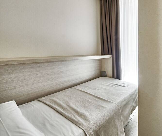 Семейный Номер, Palace Hotel Regina