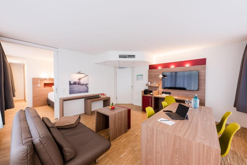 Номер Deluxe, Alte Werft