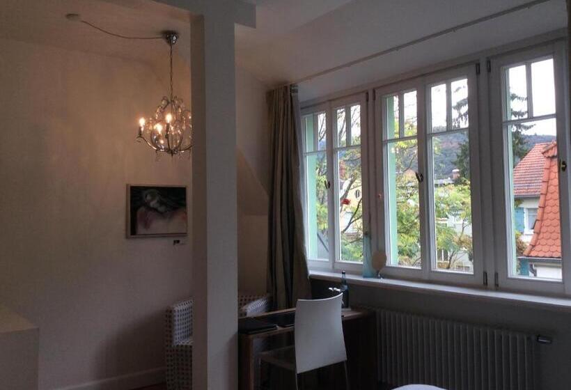 Номер Стандарт, Heidelberg Astoria