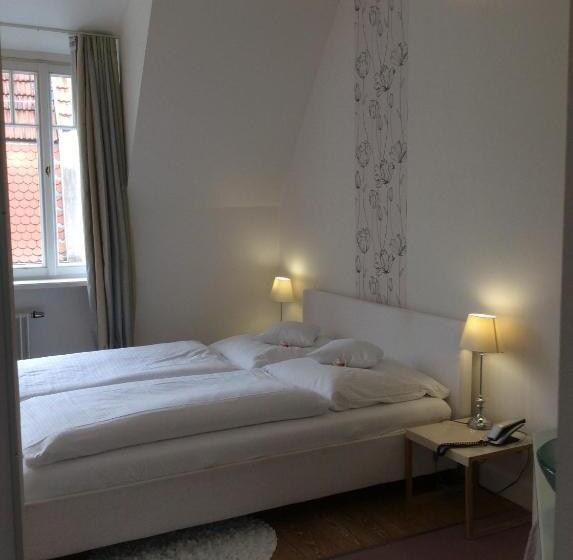 Номер Стандарт, Heidelberg Astoria