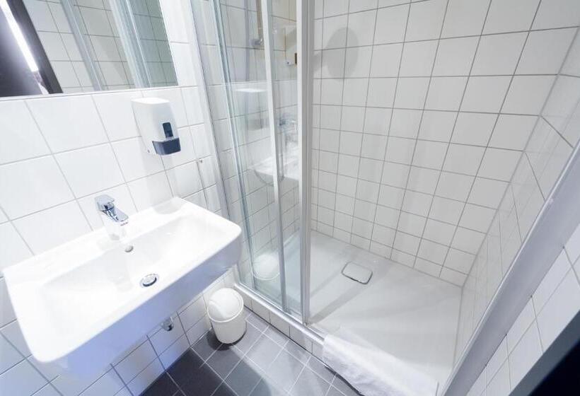 Четырехместный Номер Стандарт, Mcdreams Hotel Leipzig