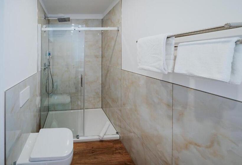 Номер Стандарт Индивидуальный, Robrooks Hotel Garni