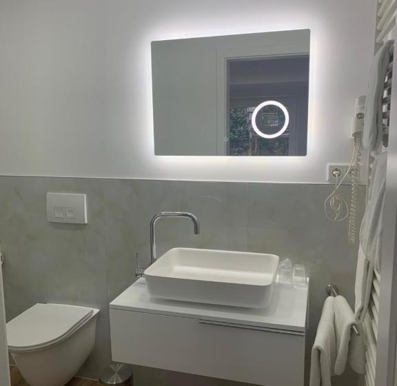Номер Стандарт Трехместный, Robrooks Hotel Garni