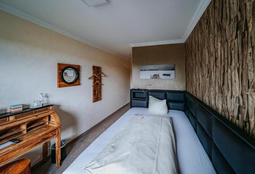 Номер Basic, Robrooks Hotel Garni