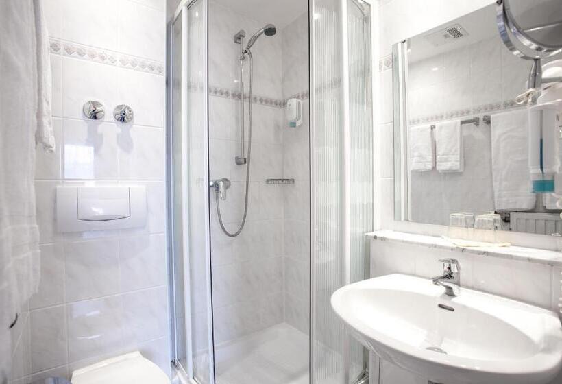 Номер Стандарт Трехместный, Trip Inn Hotel Ariane