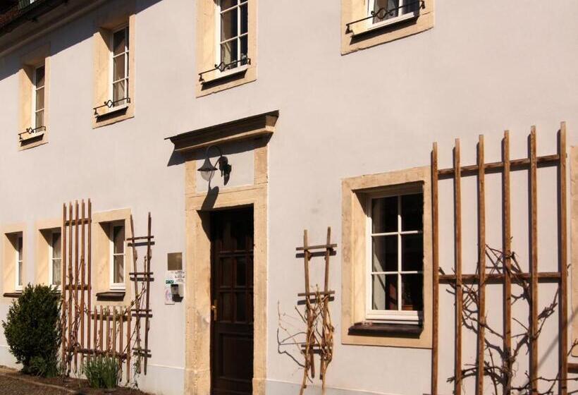 标准间, Alt Coswigerhof
