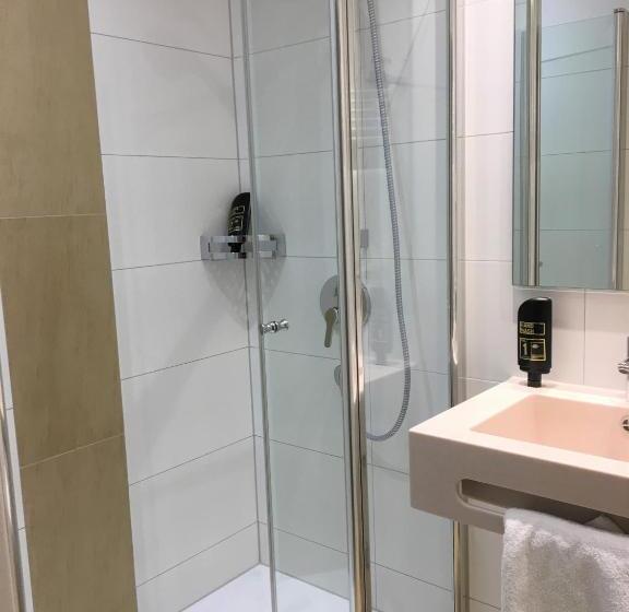 带双人床的经济房间, Engel