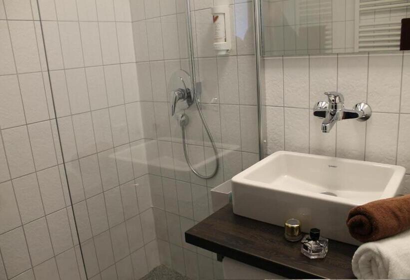 Номер Стандарт, Landgasthof Brachfeld