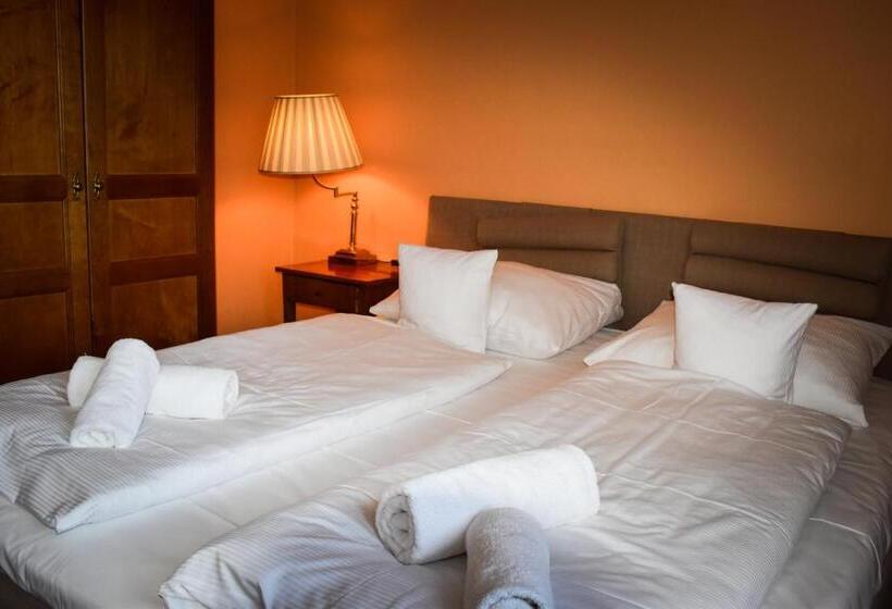 Классический Номер, Pałac Na Wodzie Hotel & Spa