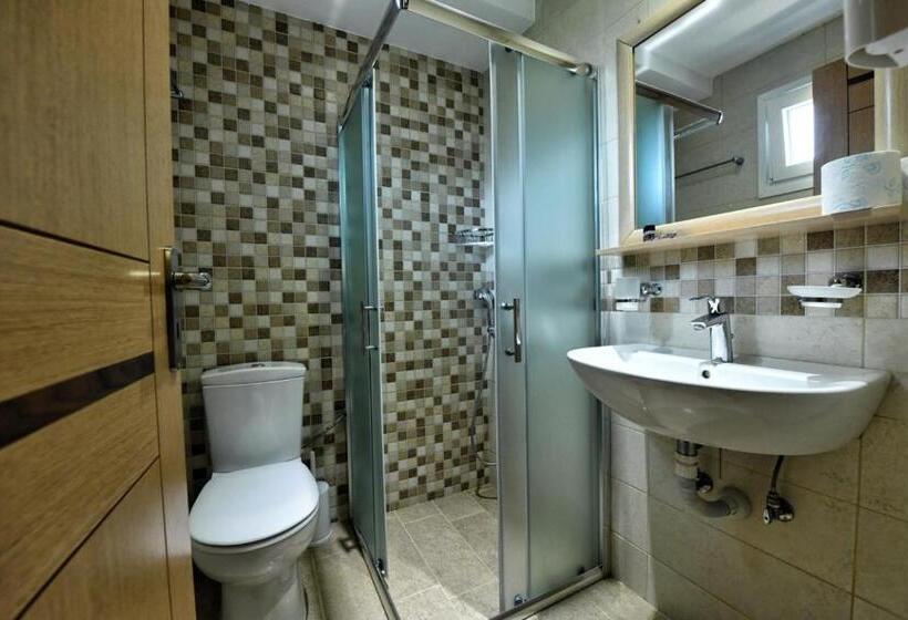 Четырехместный Номер Стандарт с Балконом, Tassos Rooms