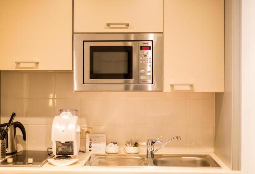 استودیو استاندارد با چشم‌انداز باغ, Diamant Suites Brussels Eu